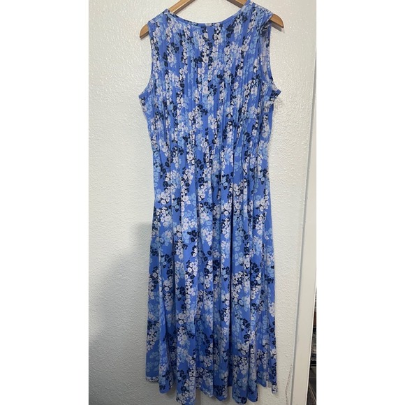 Woman Within Plus Size Floral Maxi Dress Sleeveless Pintuck Blue White 18/20 - Picture 6 of 6